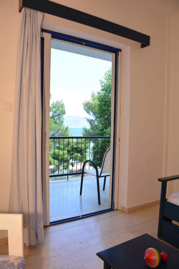 Helen'S Appartments Galaxidi Bagian luar foto