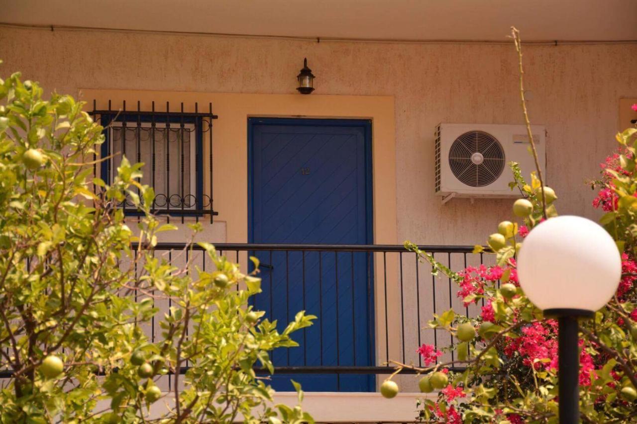 Helen'S Appartments Galaxidi Bagian luar foto